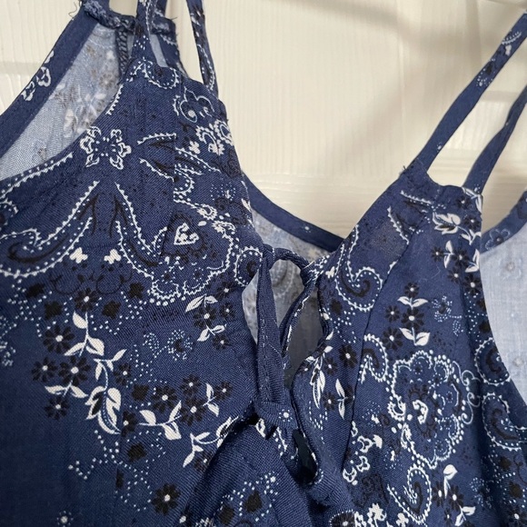 Hollister XS Paisley Navy Dress NWT - Picture 3 of 6